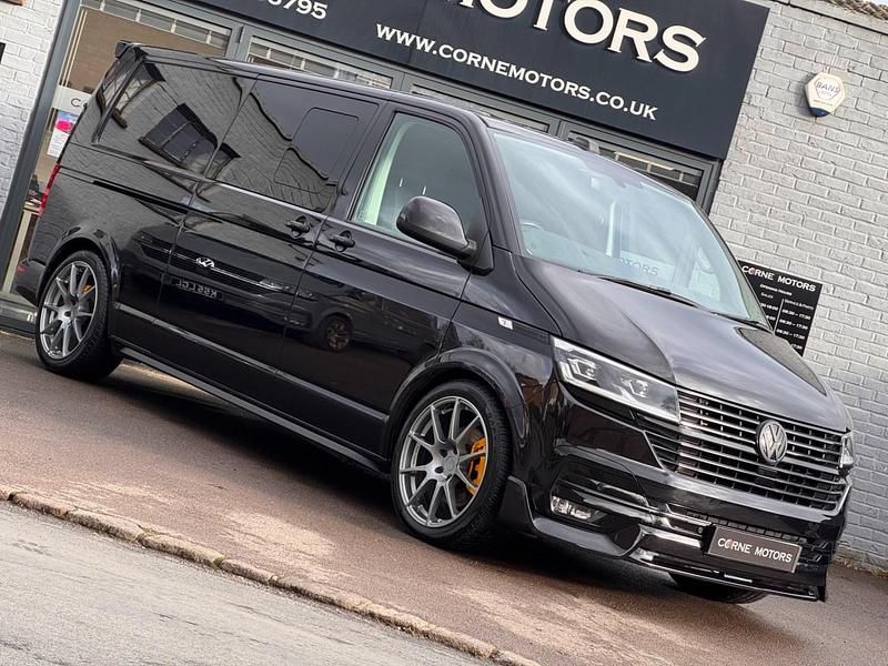 Begagnad VW Transporter Highline 150 HK (110 kW) 2023 Svart Van