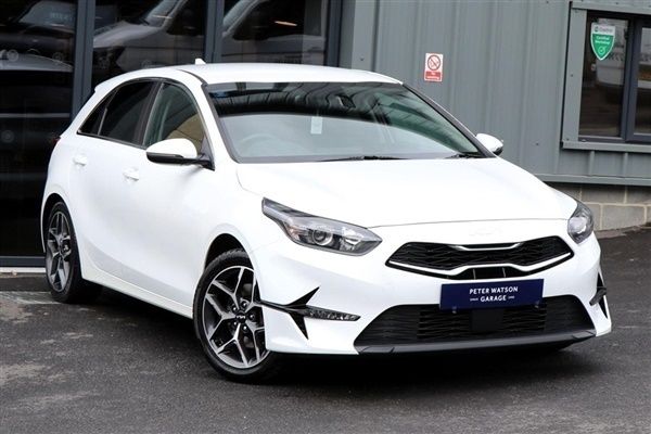 White Used 2022 Kia Ceed 3 Hatchback | £11,995 (Fair price) - Image 1/1