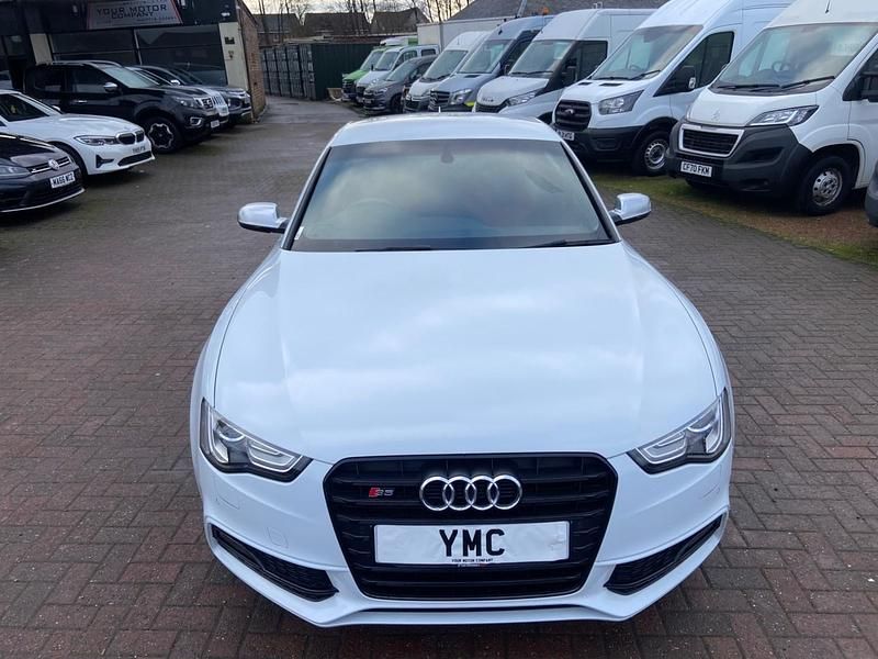 Second-hand Audi A5 Black Edition 272 CP (200 kW) 2016 Alb Coupe