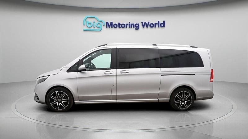 Used Mercedes V300 AMG line 237 HP (174 kW) 2023 Silver MPV