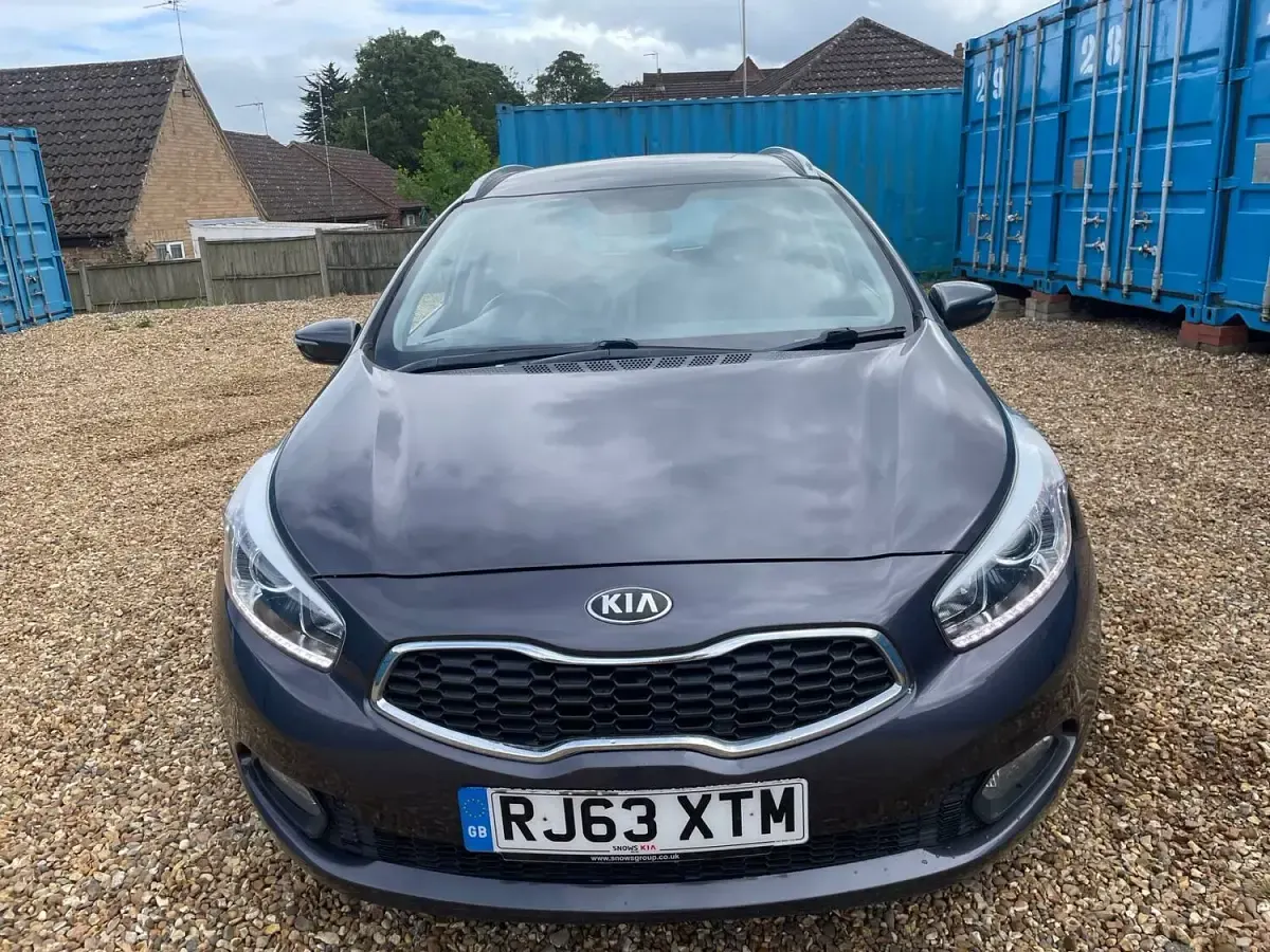 Used Kia Ceed 128 HP (94 kW) 2014 Silver Hatchback