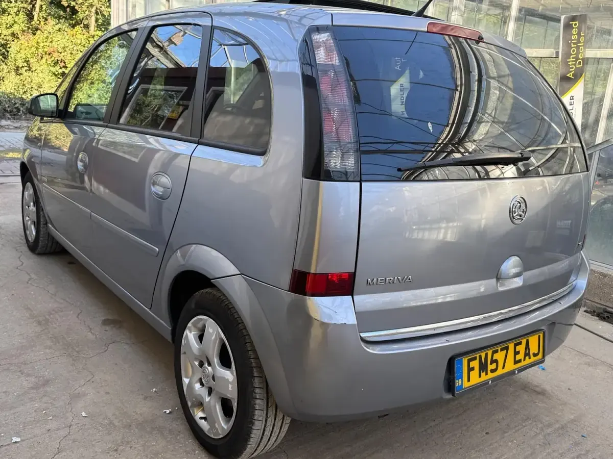 Used Vauxhall Meriva Design Edition 2008 Silver MPV