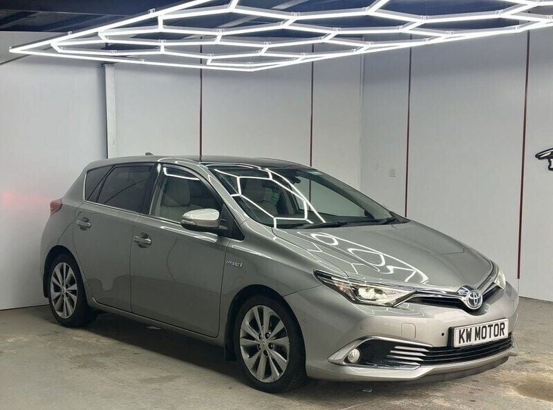 Grey Used 2016 Toyota Auris Hybrid Hatchback | £9,984 (Fair price) - Image 1/4