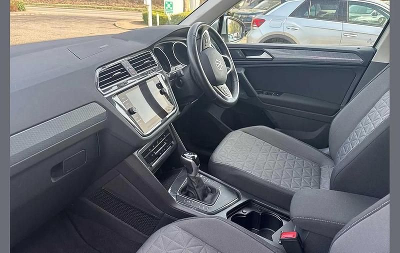 Used VW Tiguan Life 150 HP (110 kW) 2022 Silver SUV