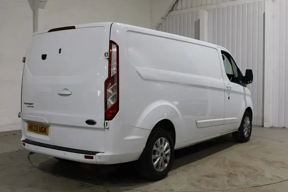 Used Ford Transit Custom Limited 130 HP (95 kW) 2023 White Van
