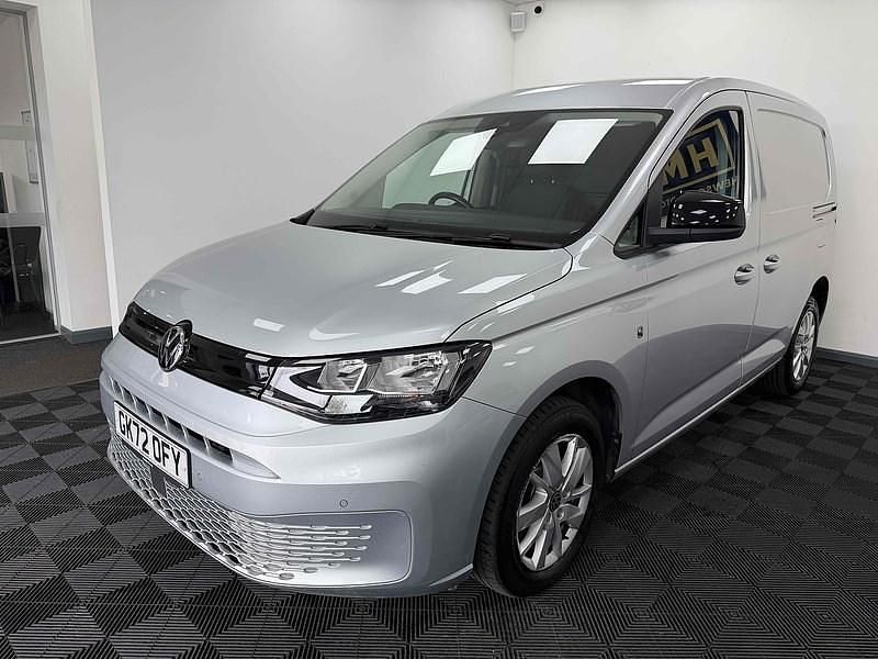 Usado VW Caddy Pro 122 HP (89 kW) 2022 Prateado Monovolume