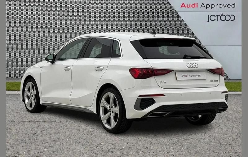 Used Audi A3 S-Line 147 HP (108 kW) 2023 White Sedan
