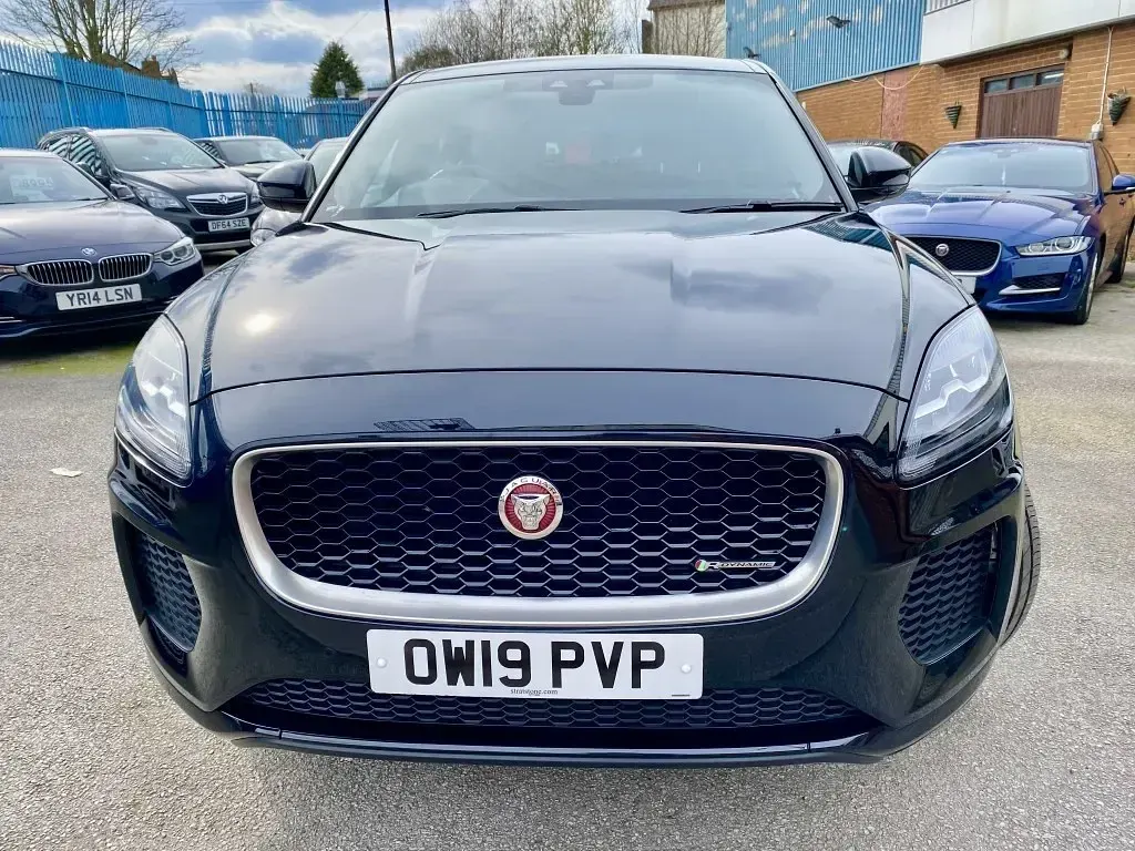 Używany Jaguar E-Pace R-Dynamic 150 KM (110 kW) 2019 Czarny SUV