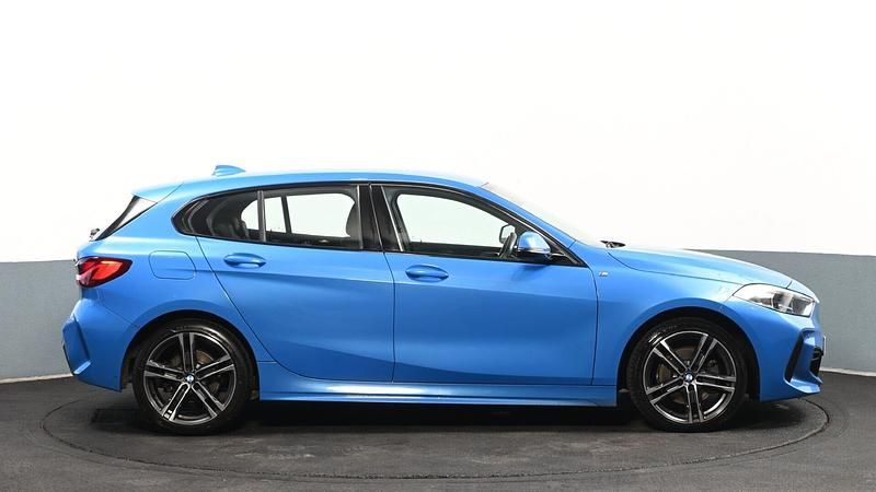 Used BMW 118 M Sport 134 HP (98 kW) 2022 Blue Hatchback
