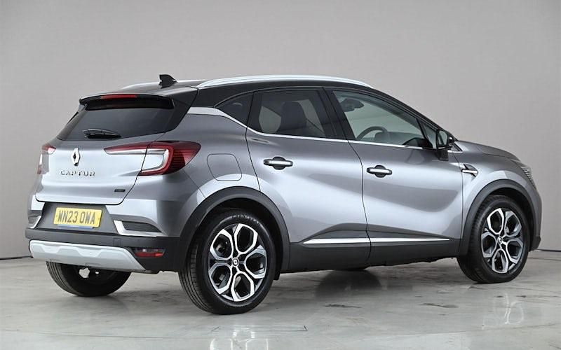 Second-hand Renault Captur Techno 143 CP (105 kW) 2023 Gri SUV