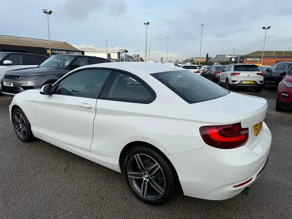 Usado BMW 218 Sport Line 150 HP (110 kW) 2017 Branco Coupé