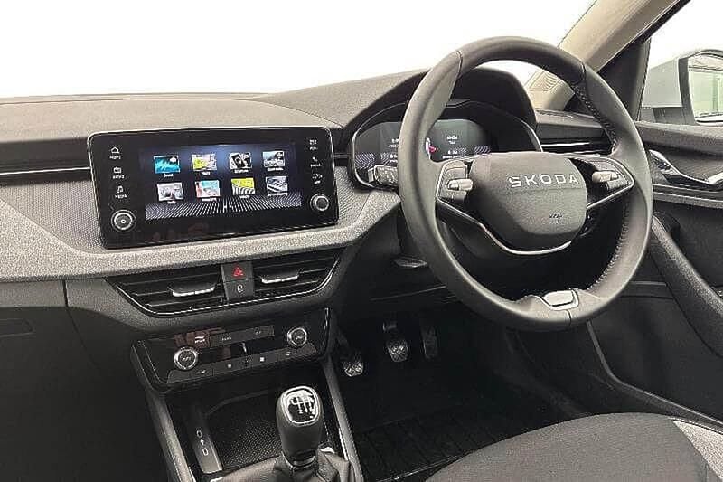 Used Skoda Scala SE 113 HP (83 kW) 2025 White Hatchback