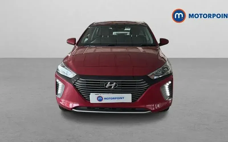 Used Hyundai Ioniq SE 141 HP (103 kW) 2018 Red Hatchback