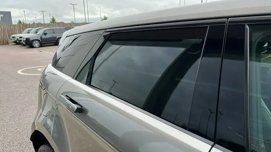Used Land Rover Range Rover evoque HSE Dynamic 204 HP (150 kW) 2022 Premium metallic  silicon silver  SUV