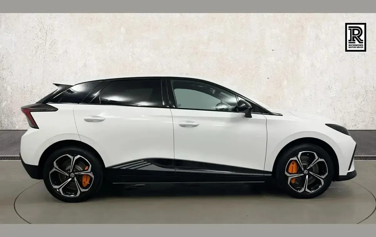 New MG MG4 EV 319 kW (435 HP) 2026 White Hatchback