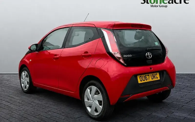 Used Toyota Aygo X-play 69 HP (50 kW) 2017 Red Hatchback