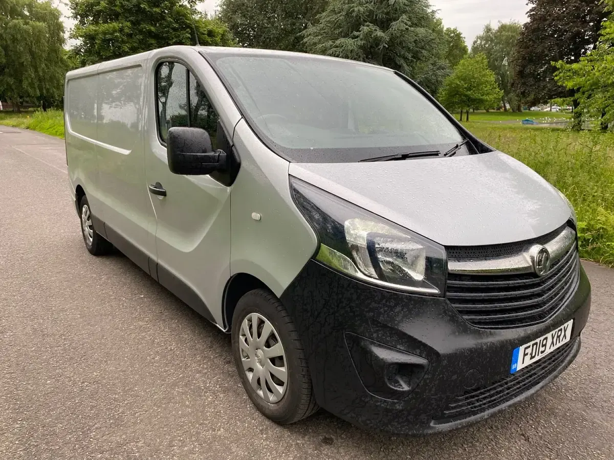 Used Vauxhall Vivaro Sportive 120 HP (88 kW) 2019 Silver MPV