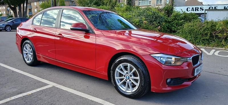 Begagnad BMW 320 Efficient Dynamics 2014 Röd Sedan