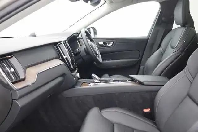 Used Volvo XC60 Ultimate 449 HP (330 kW) 2024 Grey SUV