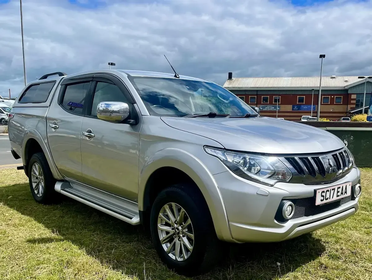 Used Mitsubishi L200 181 HP (133 kW) 2017 Silver Pickup