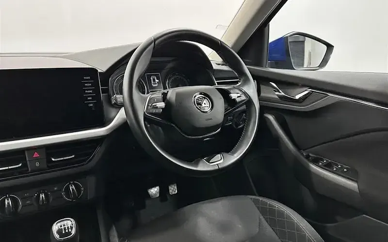 Used Skoda Kamiq SE Drive 110 HP (80 kW) 2021 Blue SUV