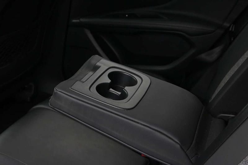 Image 4/4