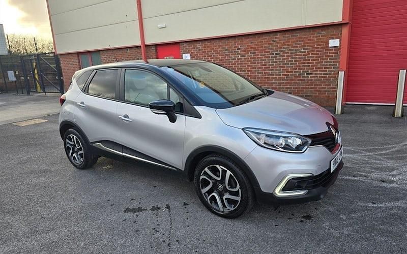 Used Renault Captur Iconic 90 HP (66 kW) 2018 Silver/black SUV