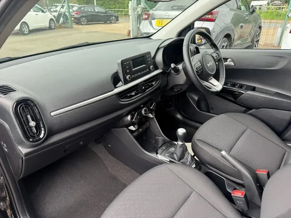 Second-hand Kia Picanto 67 CP (49 kW) 2023 Negru Hatchback