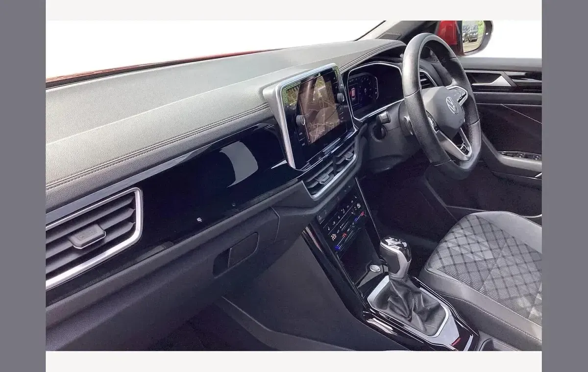 Used VW T-Roc R-line 150 HP (110 kW) 2023 Red SUV