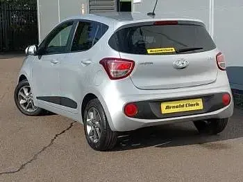 Used Hyundai i10 Premium 66 HP (48 kW) 2018 Silver Hatchback