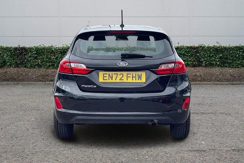 Usado Ford Fiesta Trend 101 HP (74 kW) 2022 Preto Citadino