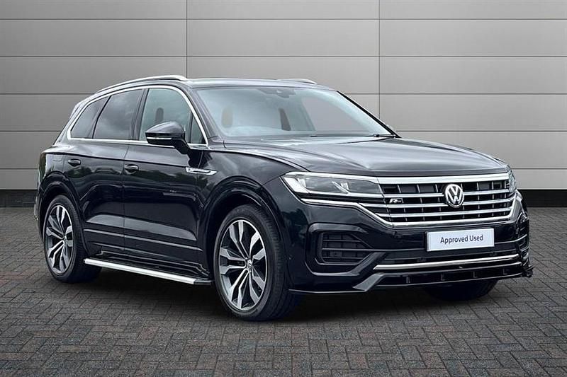 Black Used 2019 VW Touareg R-line SUV | £28,750 (Fair price) - Image 1/4