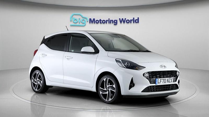 Used Hyundai i10 Premium 83 HP (61 kW) 2020 White Hatchback