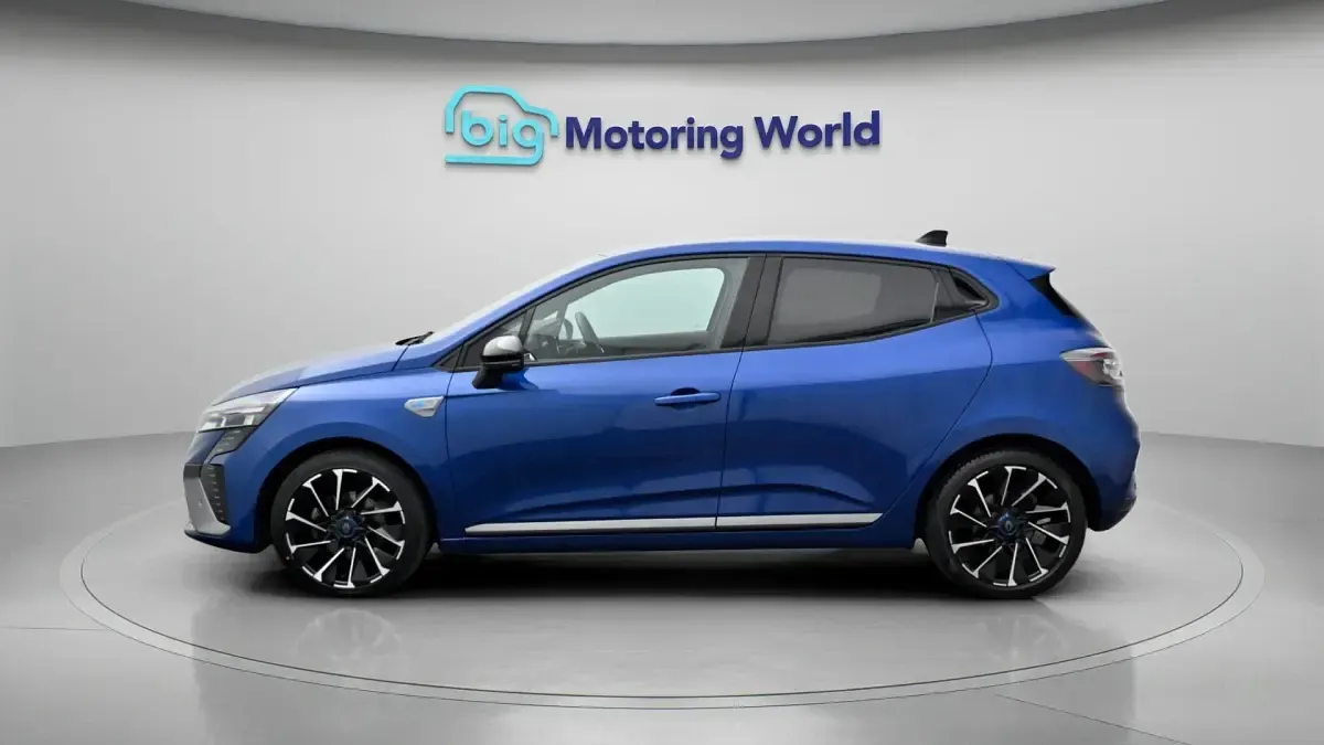 Używany Renault Clio V Esprit Alpine 143 KM (105 kW) 2024 Niebieski Hatchback