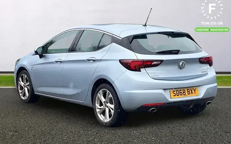 Second-hand Vauxhall Astra SRi 200 CP (147 kW) 2018 Argintiu Hatchback