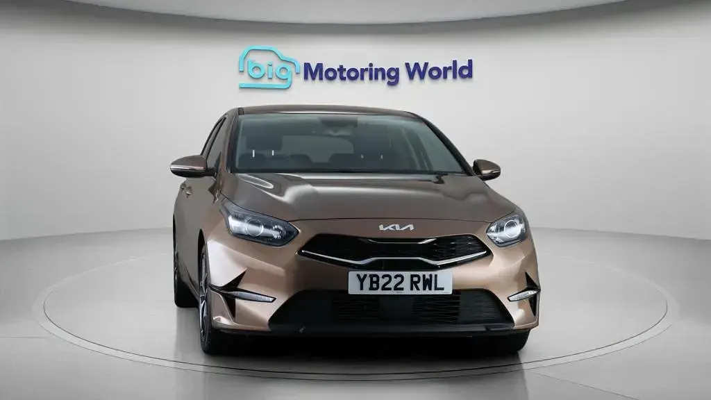 Used Kia Ceed 158 HP (116 kW) 2022 Bronze Hatchback