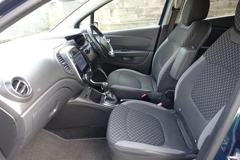 Used Renault Captur Dynamique 2018 Blue/silver SUV