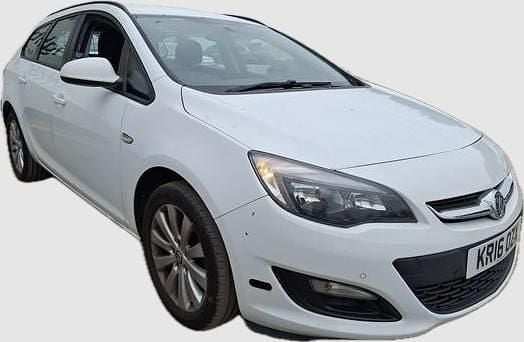 White Used 2016 Vauxhall Astra Estate | £3,495 (Super price) - Image 1/4
