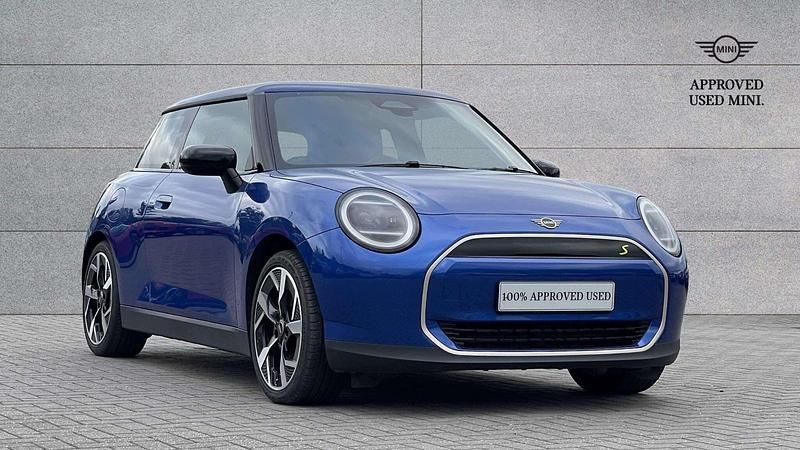Blue Used 2024 Mini Cooper SE Hatch Hatchback | £27,000 - Image 1/4