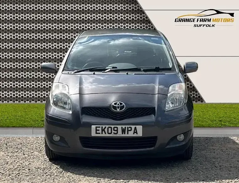 Used Toyota Yaris SR 101 HP (74 kW) 2009 Grey Hatchback