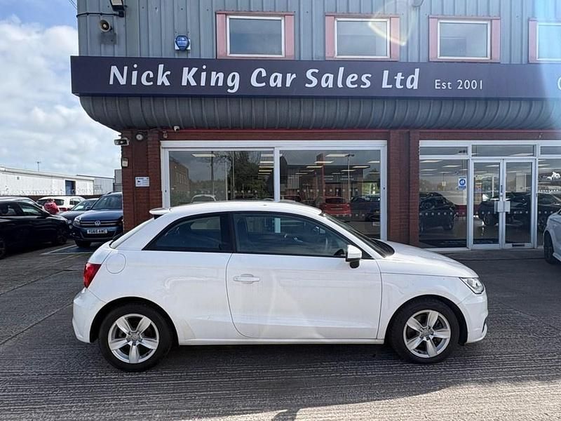 Used Audi A1 Design 116 HP (85 kW) 2017 Ibis white Hatchback
