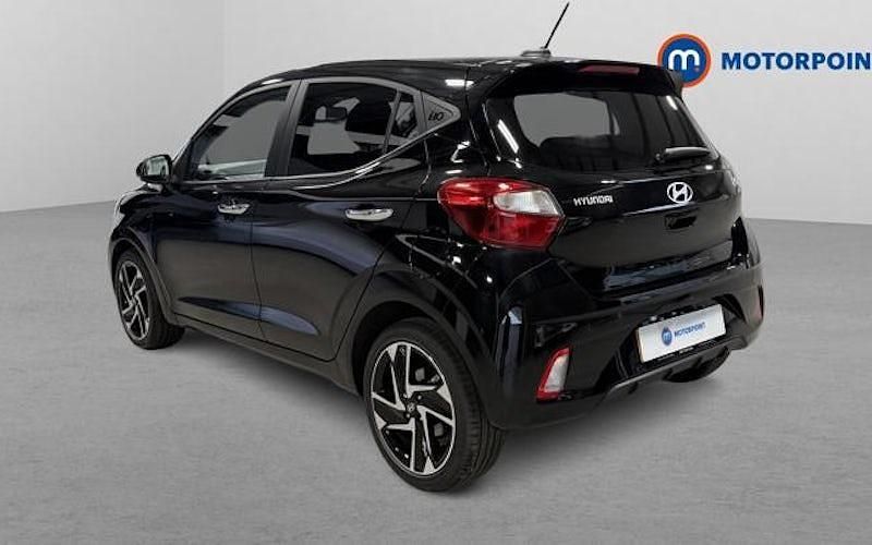 New Hyundai i10 Premium 79 HP (58 kW) 2025 Black Hatchback