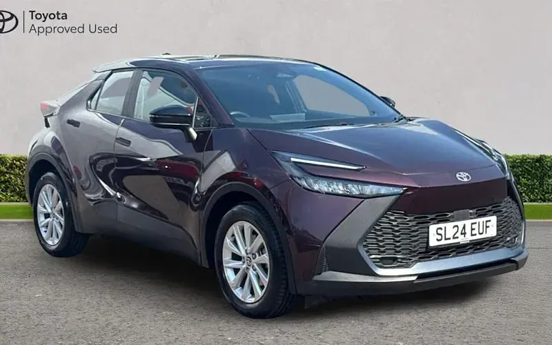 Used Toyota C-HR 140 HP (102 kW) 2024 SUV