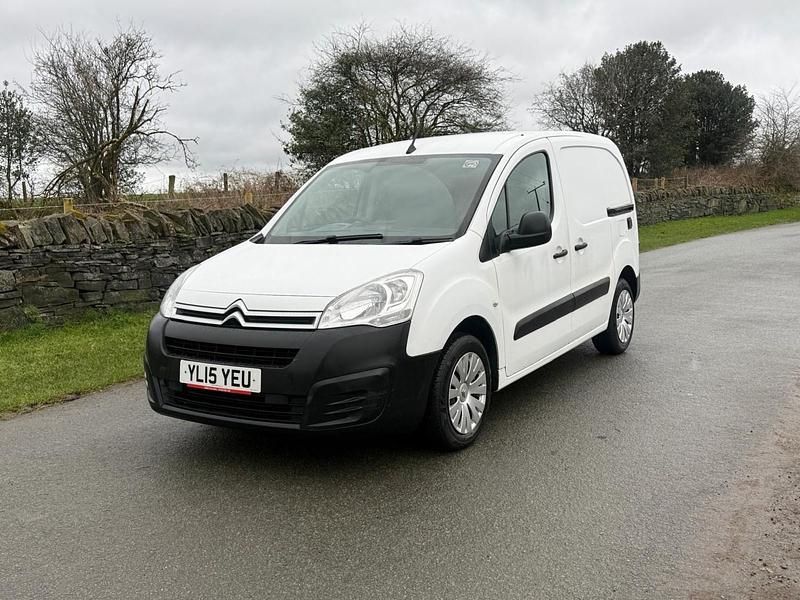 Used Citroën Berlingo 75 HP (55 kW) 2015 White MPV