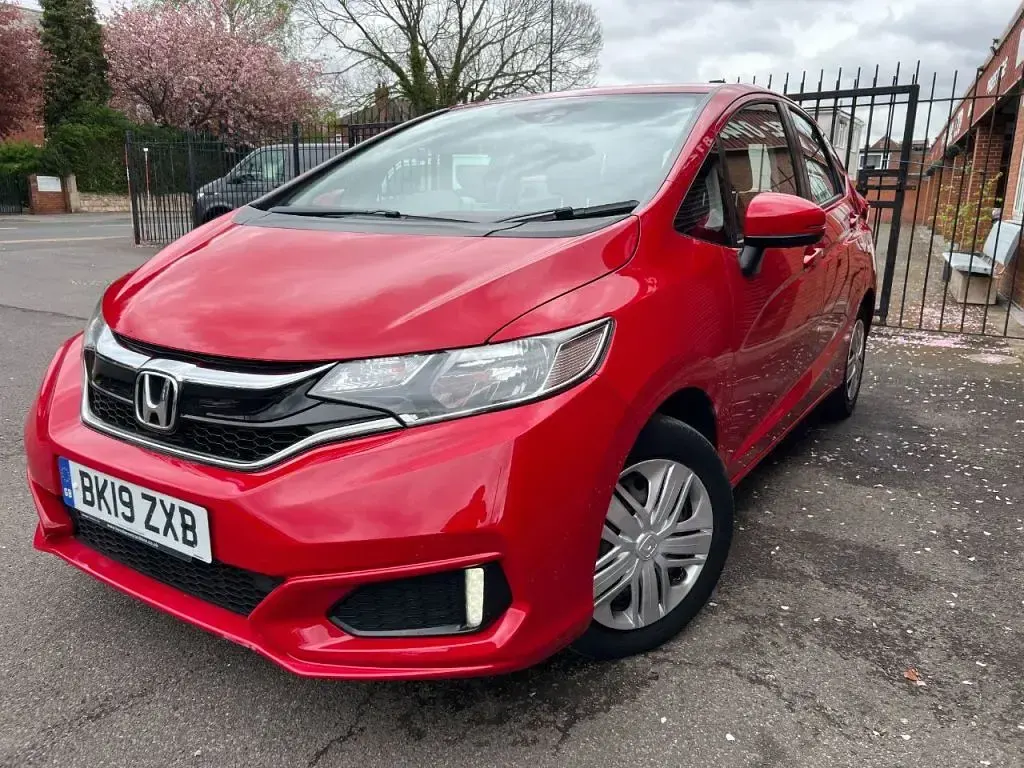 Used Honda Jazz S 102 HP (75 kW) 2019 Red Hatchback