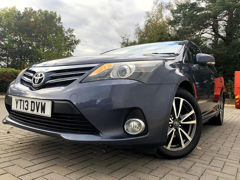 Used Toyota Avensis 2013 Blue Estate