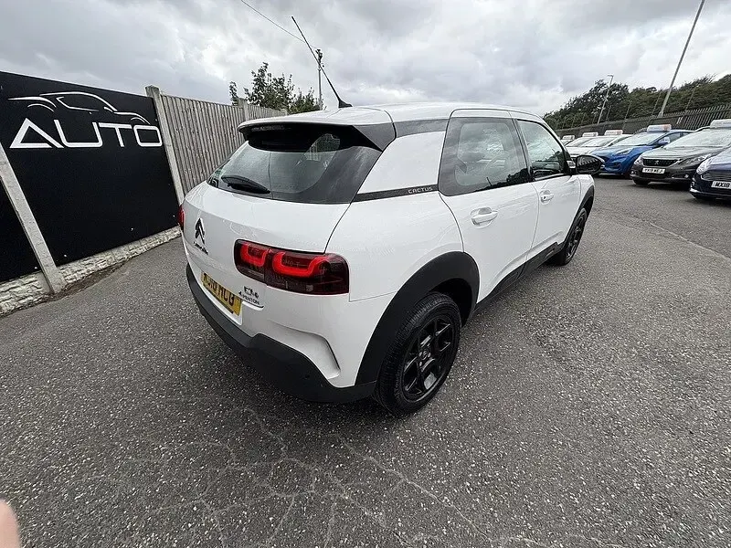 Used Citroën C4 Cactus Feel 81 HP (59 kW) 2018 White Hatchback