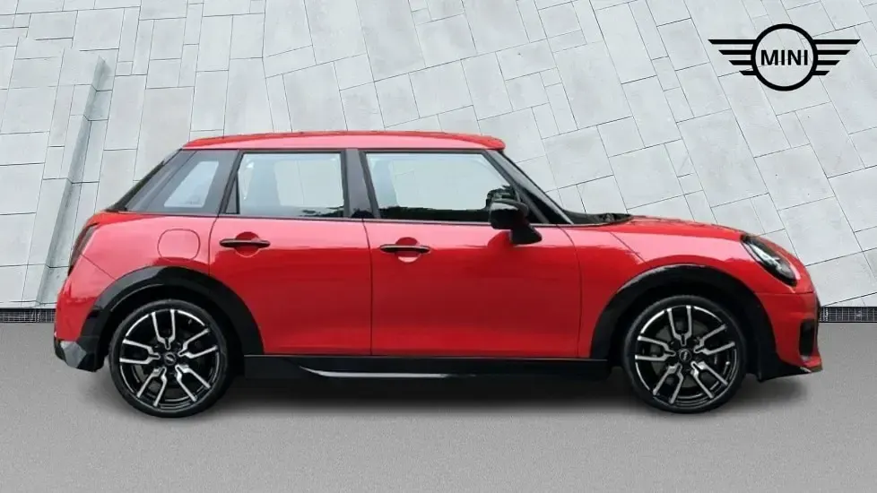 Used Mini Cooper Hatch 113 kW (154 HP) 2025 Red Hatchback
