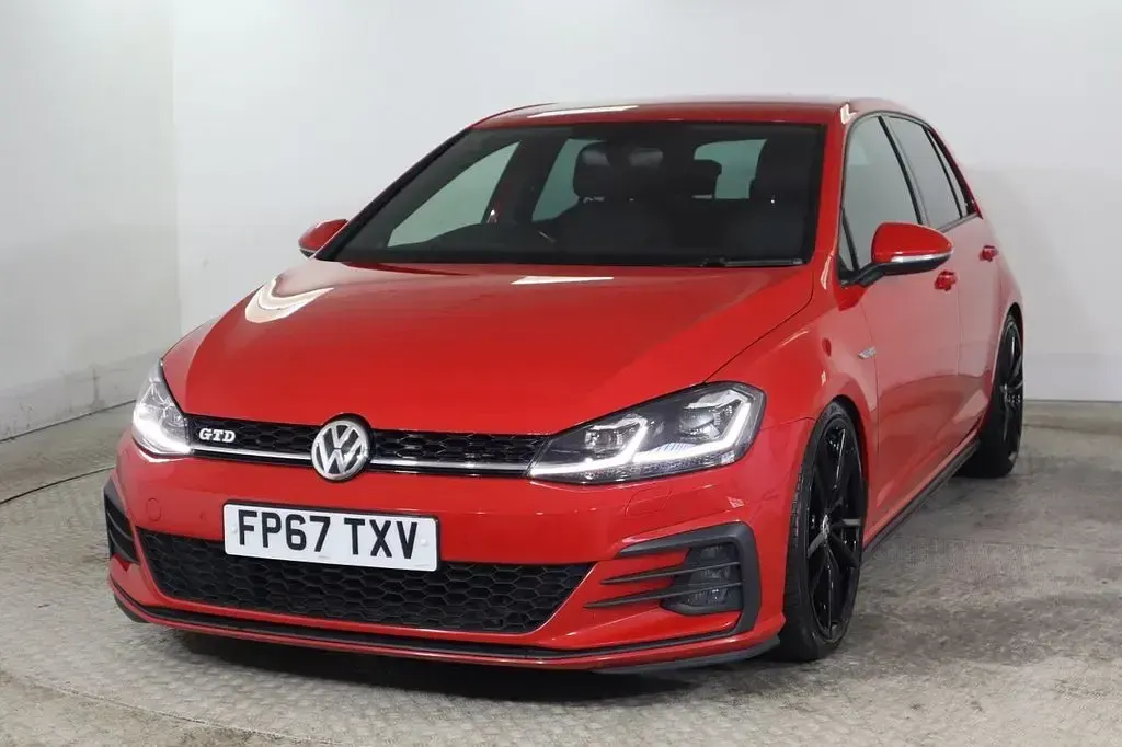 Used VW Golf VII GTD 184 HP (135 kW) 2017 Red Hatchback