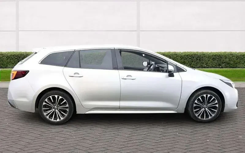 Used Toyota Corolla Design 140 HP (102 kW) 2026 Estate